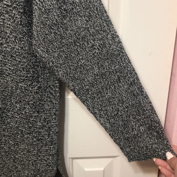 Gray and Black Knit Plus Size Sweater - Picture 4 of 5